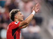 الأهلي يحدد شرطًا وحيدًا لبيع إمام عاشور للاتحاد السعودي