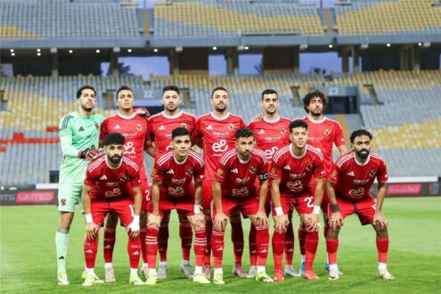 لاعب كرة قدم سابق للنادي الأهلي