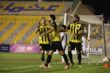 لاعب كرة القدم دوكو دودو يرتدي قميص المقاولون العرب