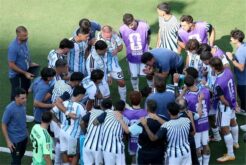 رئيس الاتحاد الأرجنتيني لكرة القدم كلاوديو تابيا يلقي بيانًا