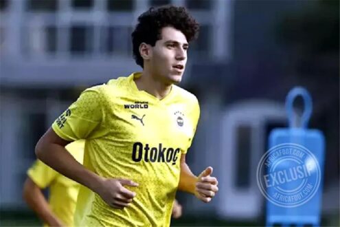 صورة اللاعب المصري عمر فايد أثناء سفره إلى إيطاليا