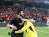 محمد الشناوي ومصطفى شوبير يتبادلان الحديث خلال تدريبات منتخب مصر