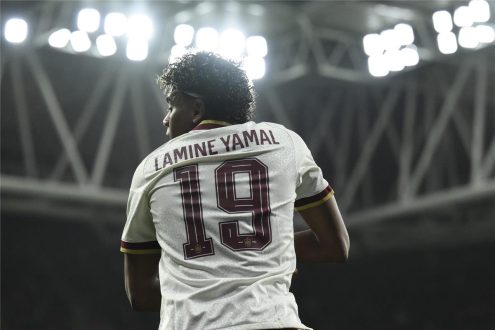 لامين يامال نجم برشلونة يحتفل بهدف في نهائي كأس العالم