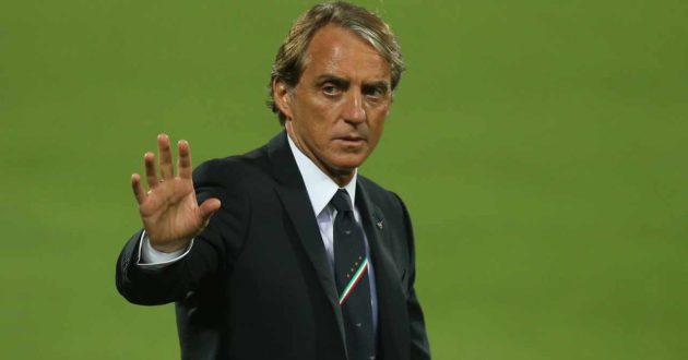 مانشيني يتنصل من عقد مانشستر سيتي المزدوج: “مشكلتهم وليست مشكلتي”