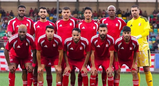 لاعب كرة القدم أحمد فتوح يرتدي قميص الزمالك