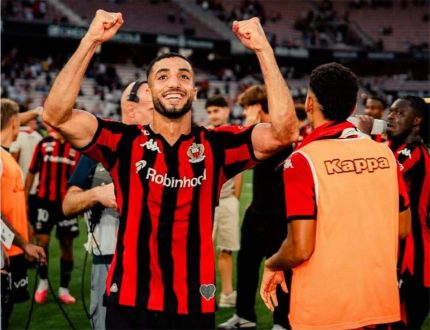 محمد عبد المنعم لاعب نيس في مباراة ضد ستراسبورج